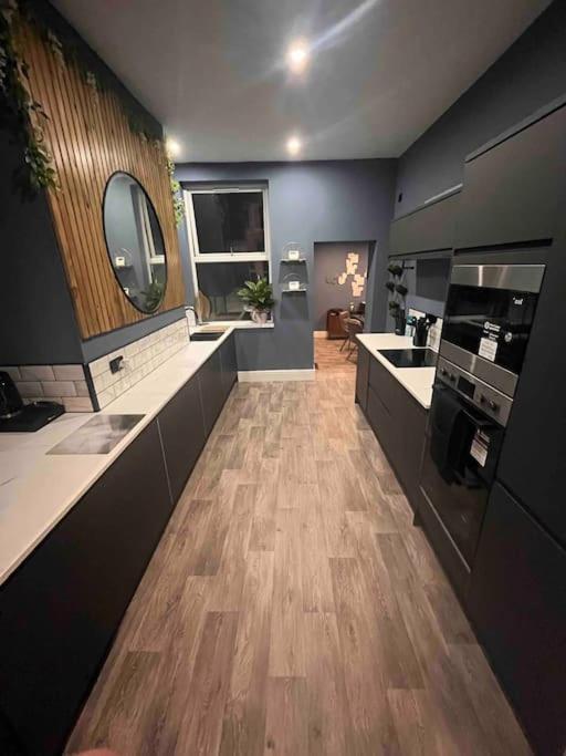 Modern 5 Bedroom Terraced Luxurious House Colwyn Bay Zewnętrze zdjęcie