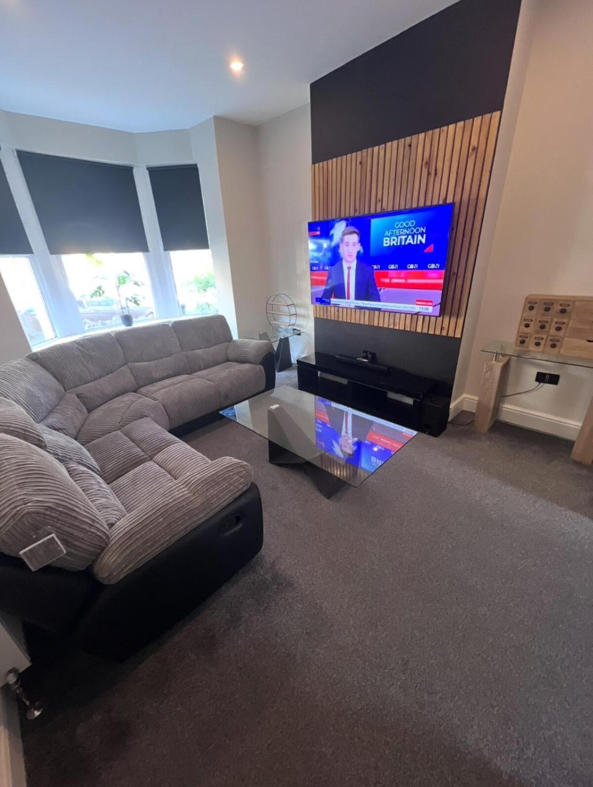 Modern 5 Bedroom Terraced Luxurious House Colwyn Bay Zewnętrze zdjęcie